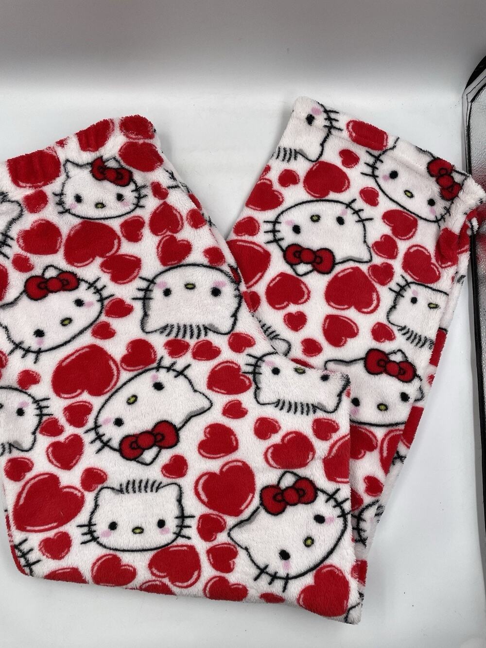 Hello Kitty Womens Size Medium Valentines Day Hearts Fuzzy Pajama Pants